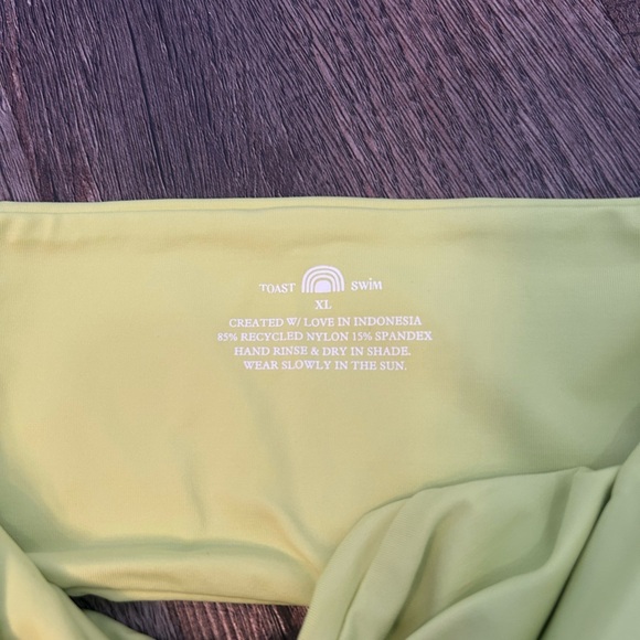 Free People x Toast Swim Signature Cinch Bandeau Bikini Top Size XL Daiquiri - Picture 3 of 5